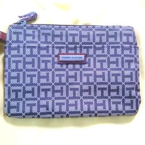 Tommy hilfiger wristlet